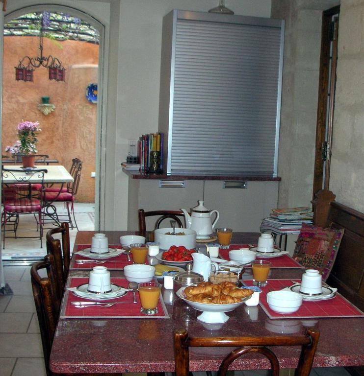 Bed and Breakfast Le Clos Du Rempart Avignon Exterior foto