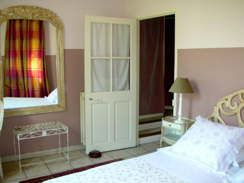 Bed and Breakfast Le Clos Du Rempart Avignon Zimmer foto