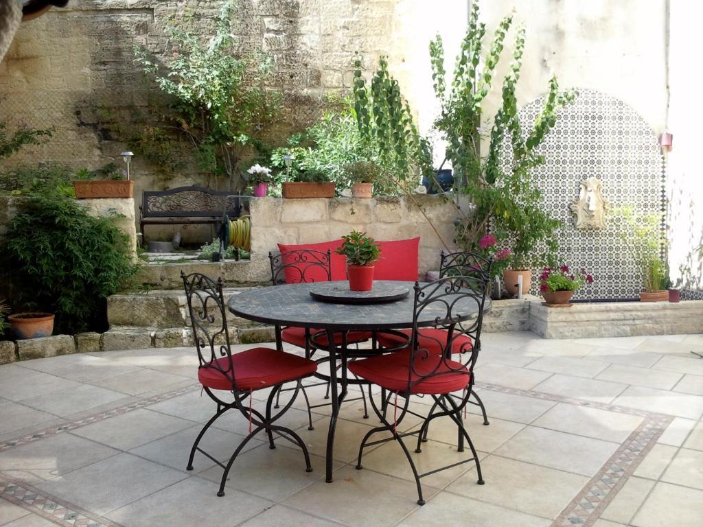 Bed and Breakfast Le Clos Du Rempart Avignon Zimmer foto