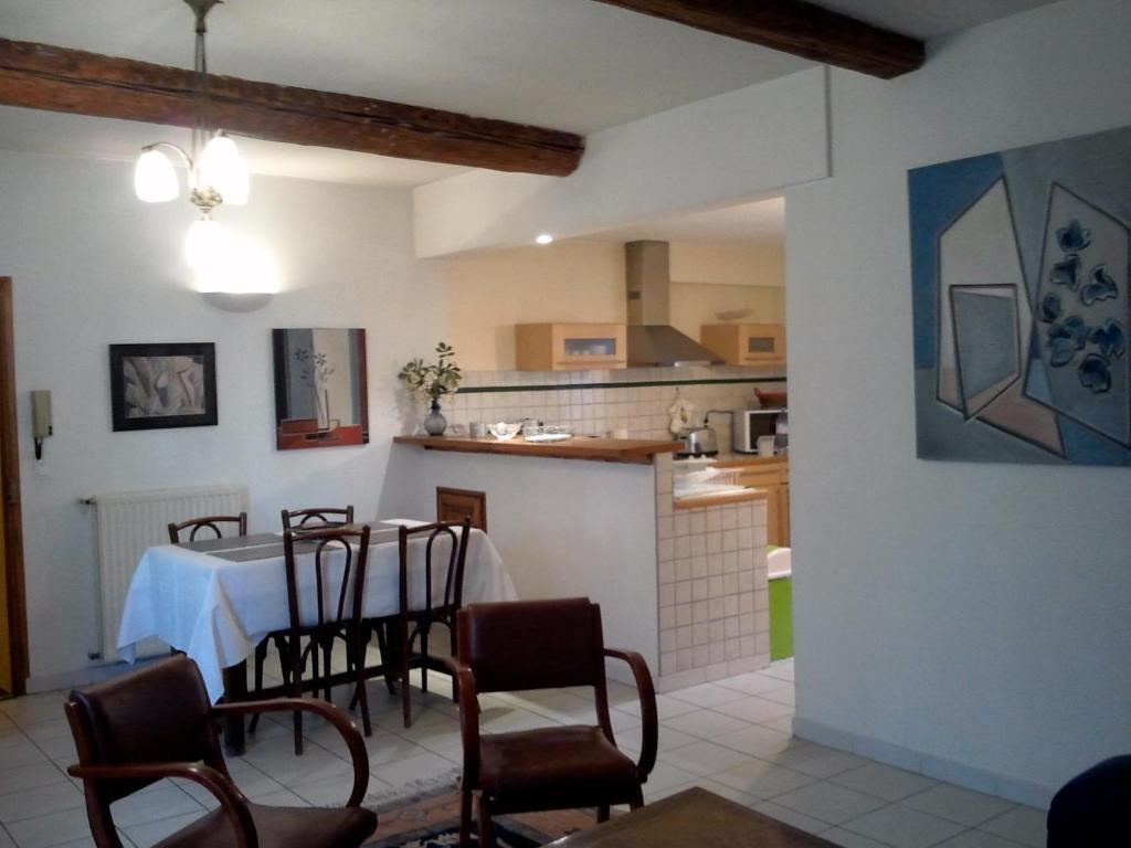 Bed and Breakfast Le Clos Du Rempart Avignon Zimmer foto