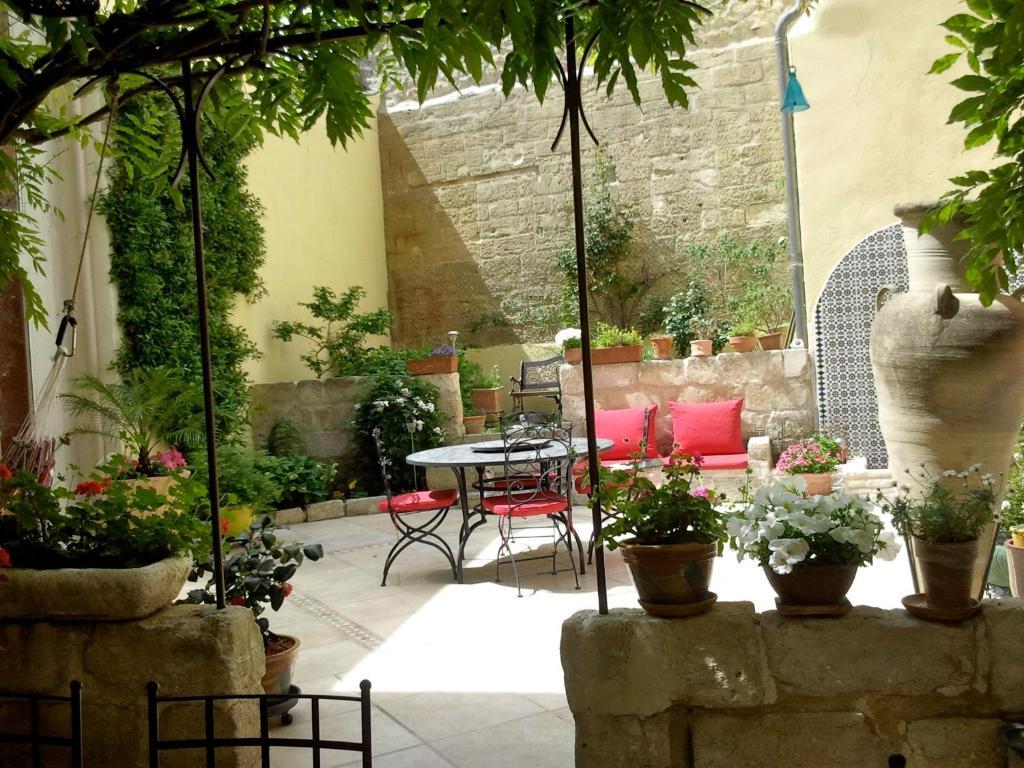 Bed and Breakfast Le Clos Du Rempart Avignon Exterior foto