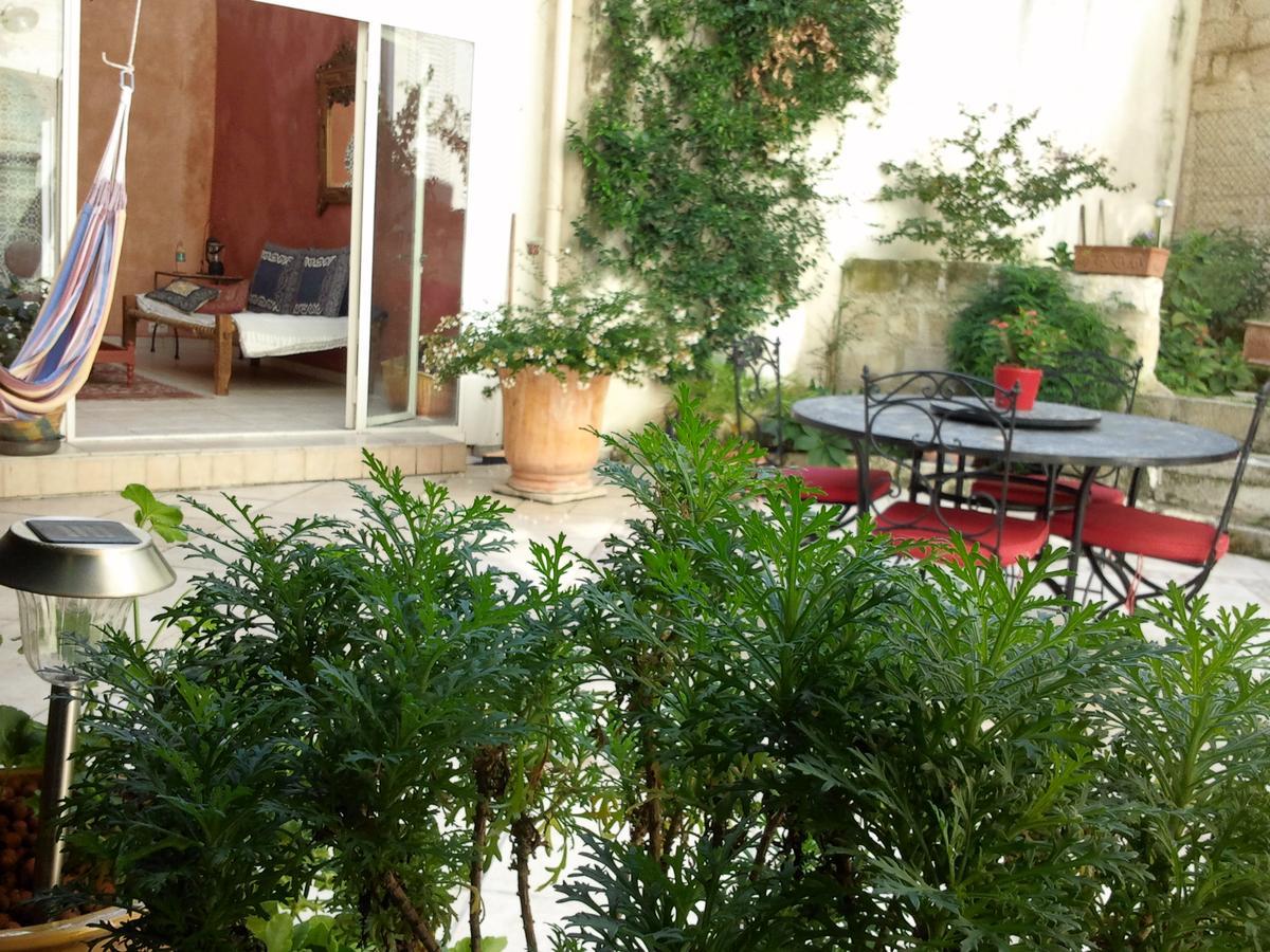 Bed and Breakfast Le Clos Du Rempart Avignon Exterior foto