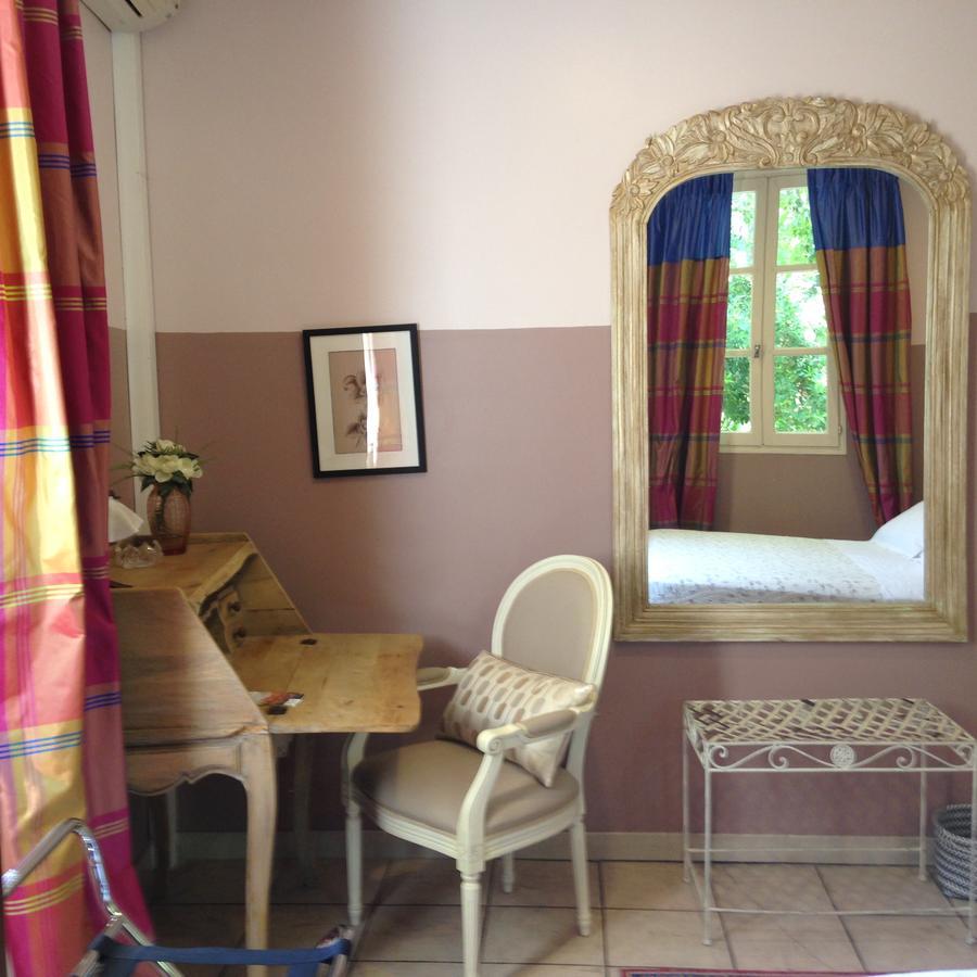 Bed and Breakfast Le Clos Du Rempart Avignon Exterior foto