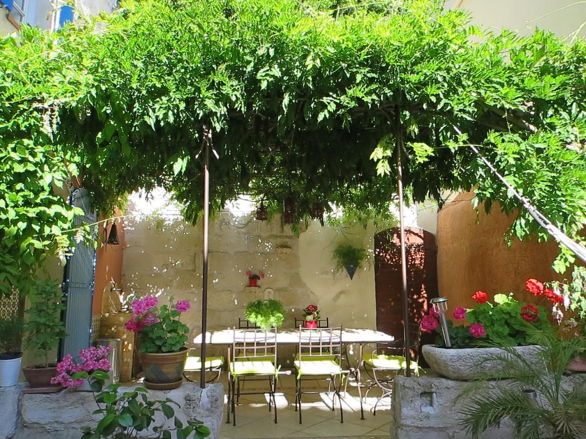 Bed and Breakfast Le Clos Du Rempart Avignon Exterior foto