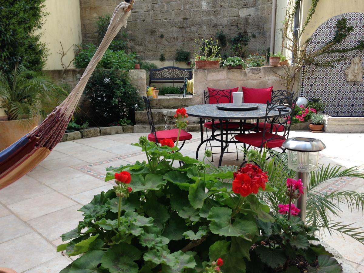 Bed and Breakfast Le Clos Du Rempart Avignon Exterior foto